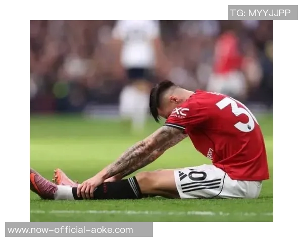 曼联：年轻球员与教练的命运，信任一瞬即逝