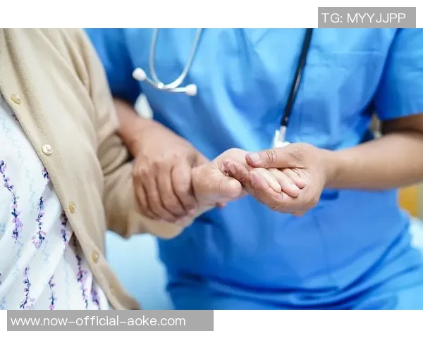 略伦特戴黄色镜片防蓝光，西班牙多个医学机构：没有科学依据